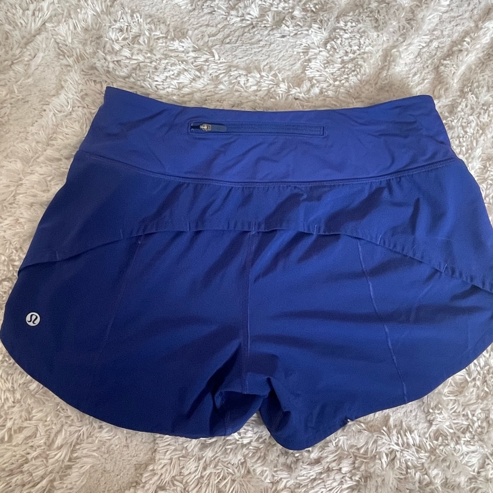 Lululemon Mid-Rise Short 4”, size 4